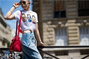 白色t恤怎么搭配？白色t恤常見搭配技巧