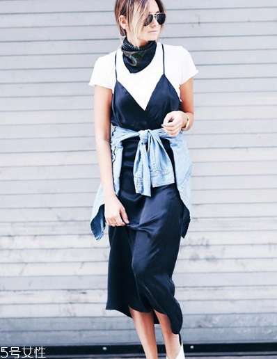 白色t恤怎么搭配？白色t恤常見搭配技巧