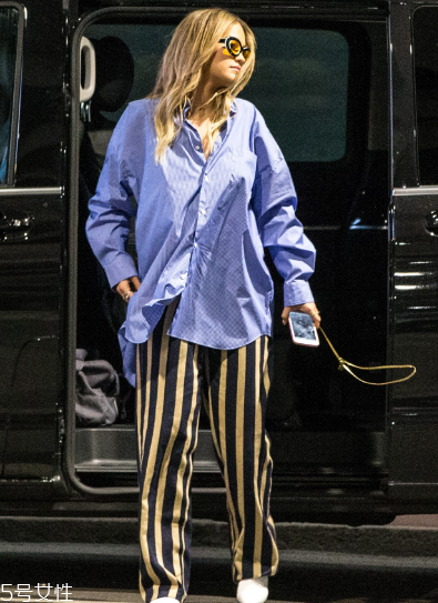 條紋襯衫怎么穿好看？條紋襯衫明星搭配