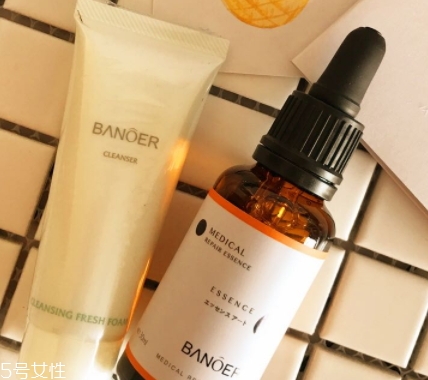 玫瑰精油可以抹頭發(fā)嗎？玫瑰精油怎么抹頭發(fā)