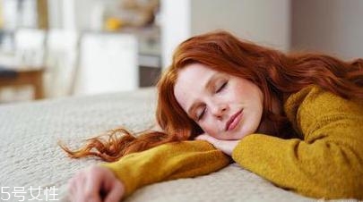午睡多長時間需要卸妝 午休1小時與2小時的卸妝方法 午睡多長時間需要卸妝 午休1小時與2小時的卸妝方法