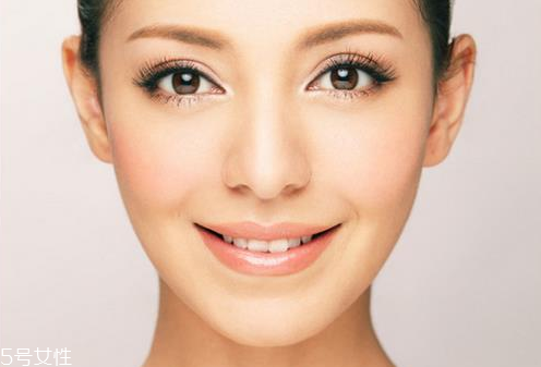 氣墊bb霜和粉餅有區(qū)別嗎 氣墊bb霜和粉餅的區(qū)別 氣墊bb霜和粉餅有區(qū)別嗎 氣墊bb霜和粉餅的區(qū)別