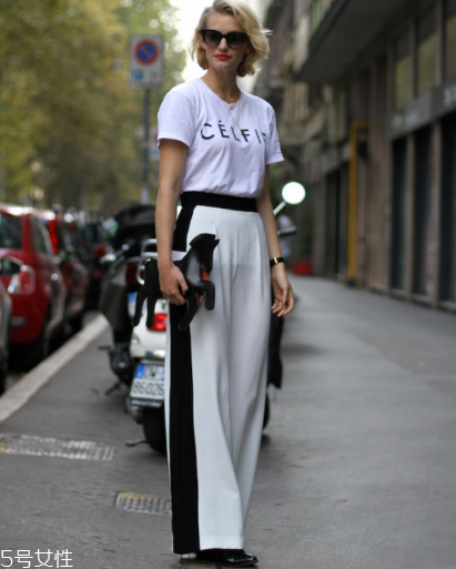 白色t恤配什么褲子？白色t恤搭配褲子圖片