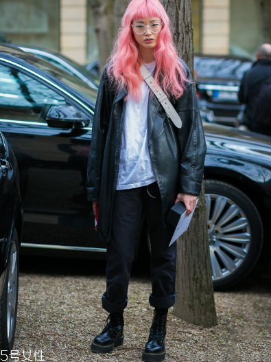 白色t恤搭配什么外套？白色t恤搭配外套圖片