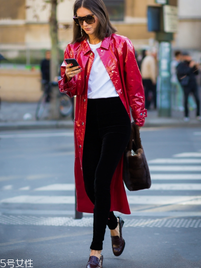 白色t恤搭配什么外套？白色t恤搭配外套圖片