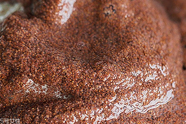 海藻面膜適合干皮嗎 海藻面膜加什么能補(bǔ)水 海藻面膜適合干皮嗎 海藻面膜加什么能補(bǔ)水