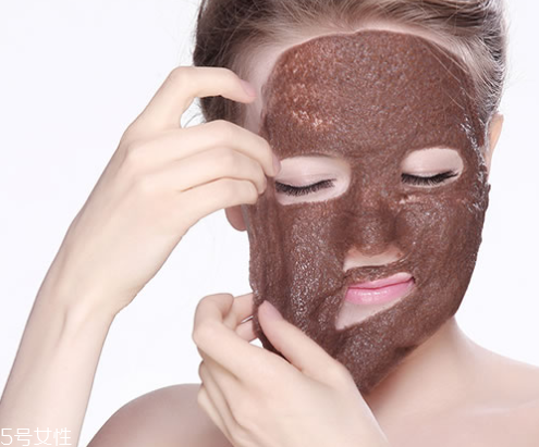 海藻面膜適合干皮嗎 海藻面膜加什么能補(bǔ)水 海藻面膜適合干皮嗎 海藻面膜加什么能補(bǔ)水