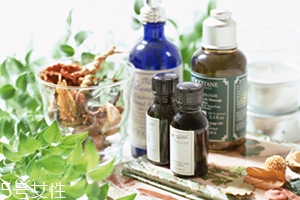 基礎(chǔ)油和精油的區(qū)別 基礎(chǔ)油是什么油？