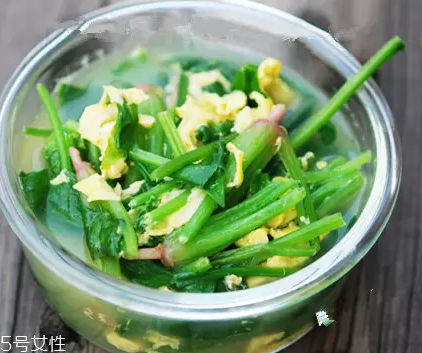 菠菜炒幾分鐘能熟 菠菜炒幾分鐘才夠營(yíng)養(yǎng)