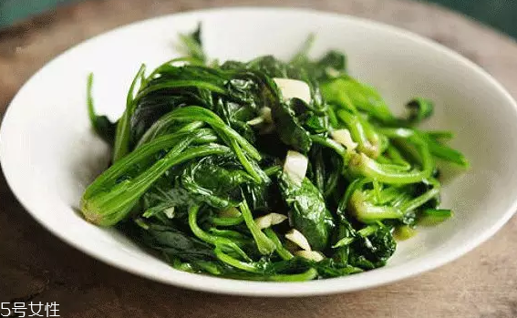 菠菜炒幾分鐘能熟 菠菜炒幾分鐘才夠營(yíng)養(yǎng)