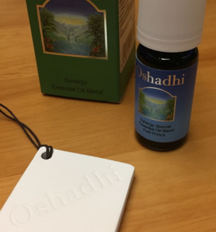 復(fù)方精油可以用在臉上嗎？復(fù)方精油怎么用在臉上