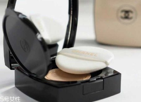 香奈兒果凍氣墊粉餅遮瑕效果好嗎 香奈兒果凍氣墊使用方法 香奈兒果凍氣墊粉餅遮瑕效果好嗎 香奈兒果凍氣墊使用方法