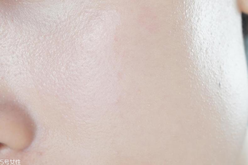 雅詩(shī)蘭黛晶透沁白氣墊遮瑕效果好嗎 和dw氣墊哪個(gè)好 雅詩(shī)蘭黛晶透沁白氣墊遮瑕效果好嗎 和dw氣墊哪個(gè)好