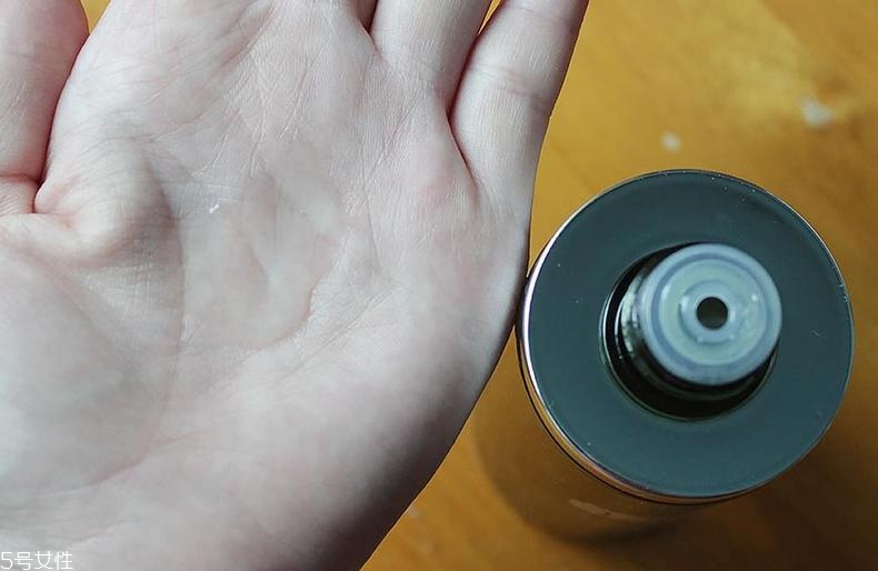 海藍(lán)之謎修護(hù)精萃液適合干皮嗎 海藍(lán)之謎精萃液適合膚質(zhì) 海藍(lán)之謎修護(hù)精萃液適合干皮嗎 海藍(lán)之謎精萃液適合膚質(zhì)