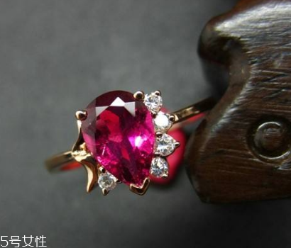 碧璽戒指面劃痕怎么辦？碧璽戒指劃痕修復(fù)方法