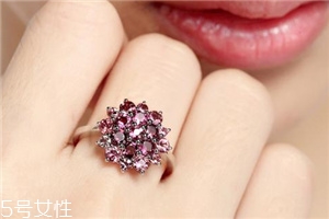 碧璽戒指面劃痕怎么辦？碧璽戒指劃痕修復(fù)方法