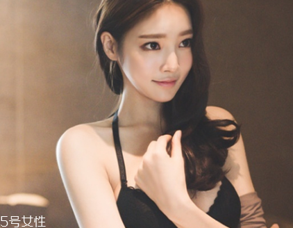 文胸海綿有味道能穿嗎？文胸海綿有味道的影響