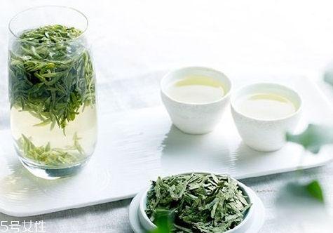 鐵觀音和龍井哪個好 鐵觀音和龍井的三大區(qū)別 鐵觀音和龍井哪個好 鐵觀音和龍井的三大區(qū)別