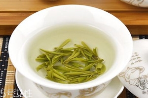 鐵觀音和龍井哪個好 鐵觀音和龍井的三大區(qū)別 鐵觀音和龍井哪個好 鐵觀音和龍井的三大區(qū)別