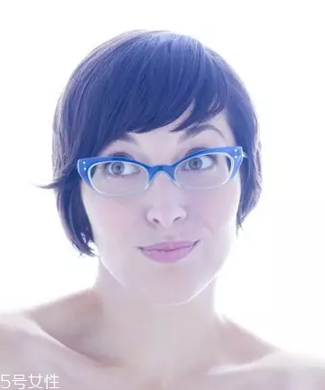 戴眼鏡涂什么口紅 戴眼鏡口紅顏色怎么選 戴眼鏡涂什么口紅 戴眼鏡口紅顏色怎么選