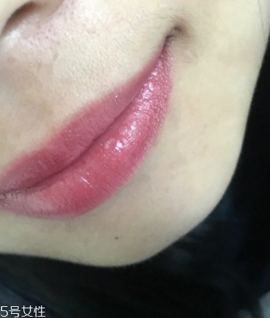 雅詩蘭黛戀愛460很閃嗎 雅詩蘭黛love460素顏上嘴圖 雅詩蘭黛戀愛460很閃嗎 雅詩蘭黛love460素顏上嘴圖