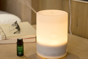 香薰機(jī)和香薰蠟燭哪個(gè)好？