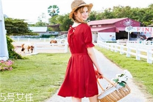 下半身胖怎么搭配衣服？下半身胖穿搭技巧