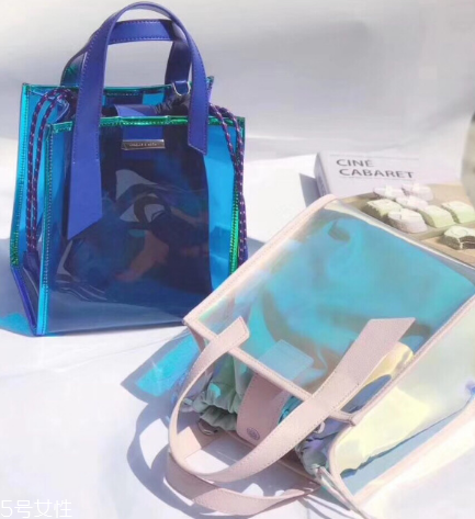 小ck鐳射包多少錢？charles keith鐳射包價格