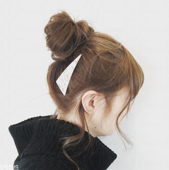 絲巾編發(fā)圖解 絲巾馬尾編發(fā)教程 絲巾編發(fā)圖解 絲巾馬尾編發(fā)教程