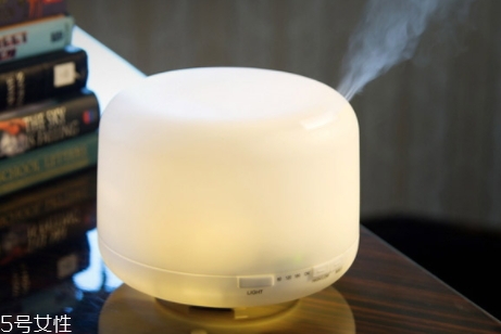 香薰燈怎么用？精油香薰燈使用注意事項(xiàng)