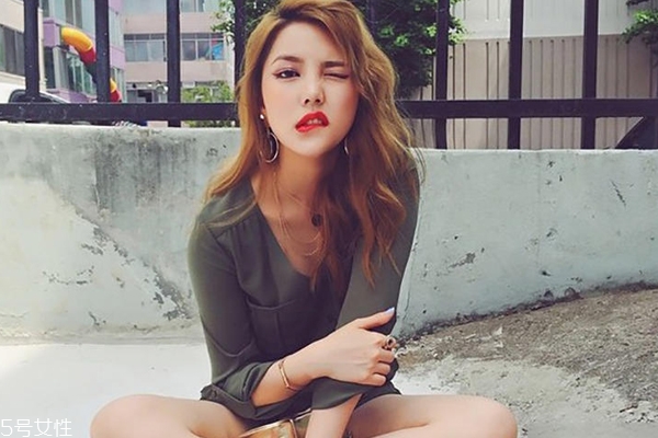 Instagram上火過(guò)哪些化妝品 ins熱潮彩妝單品盤點(diǎn) Instagram上火過(guò)哪些化妝品 ins熱潮彩妝單品盤點(diǎn)