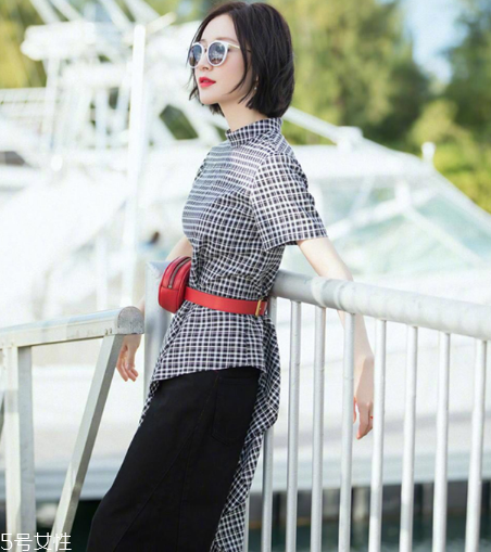 腰包怎么背更時(shí)尚？腰包時(shí)尚背法圖片