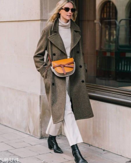 loewe gate bag尺寸多大？羅意威18新款馬鞍包有幾種尺寸