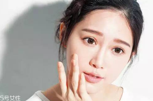 輕薄水潤的粉底液有哪些 輕薄水潤的粉底液推薦 輕薄水潤的粉底液有哪些 輕薄水潤的粉底液推薦