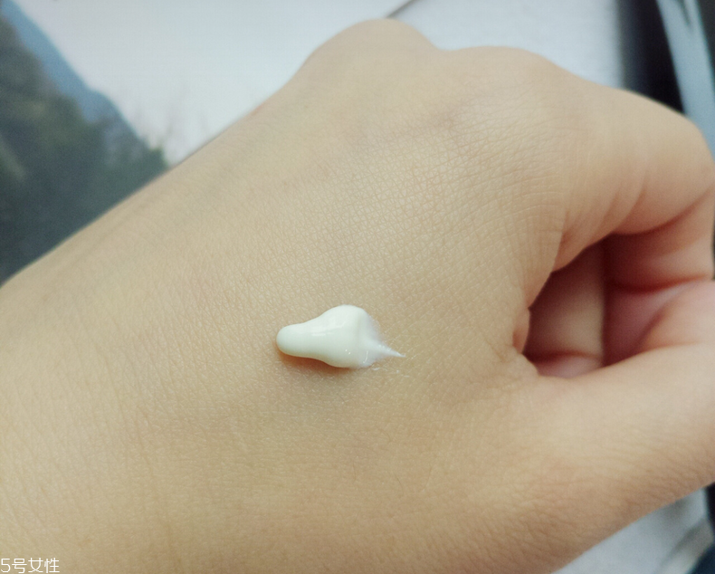 pola黑ba防曬搓泥嗎 pola黑ba防曬致痘原因 pola黑ba防曬搓泥嗎 pola黑ba防曬致痘原因