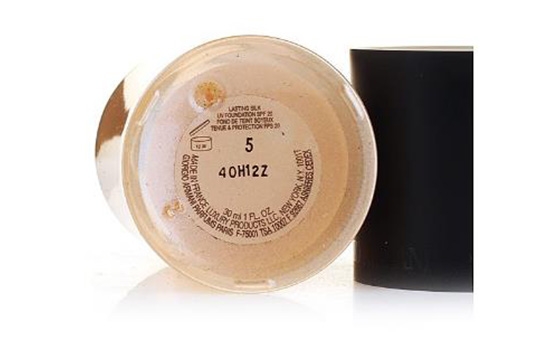 阿瑪尼和雅詩(shī)蘭黛粉底液哪個(gè)好 阿瑪尼粉底液和雅詩(shī)蘭黛對(duì)比 阿瑪尼和雅詩(shī)蘭黛粉底液哪個(gè)好 阿瑪尼粉底液和雅詩(shī)蘭黛對(duì)比