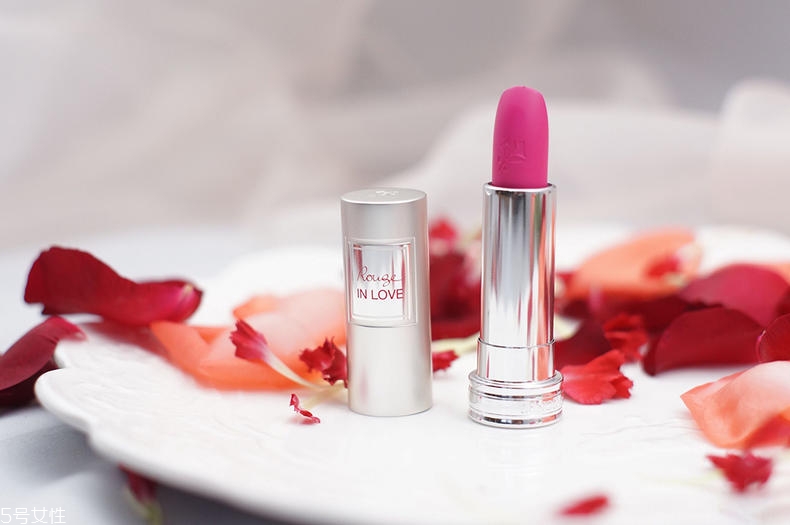 Instagram上火過(guò)哪些化妝品 ins熱潮彩妝單品盤點(diǎn) Instagram上火過(guò)哪些化妝品 ins熱潮彩妝單品盤點(diǎn)