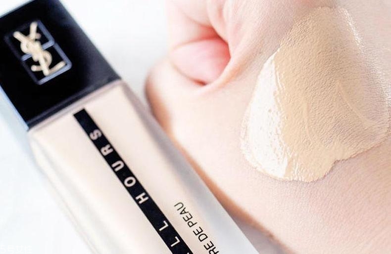ysl恒久無暇粉底液適合油皮嗎？是無油粉底嗎？