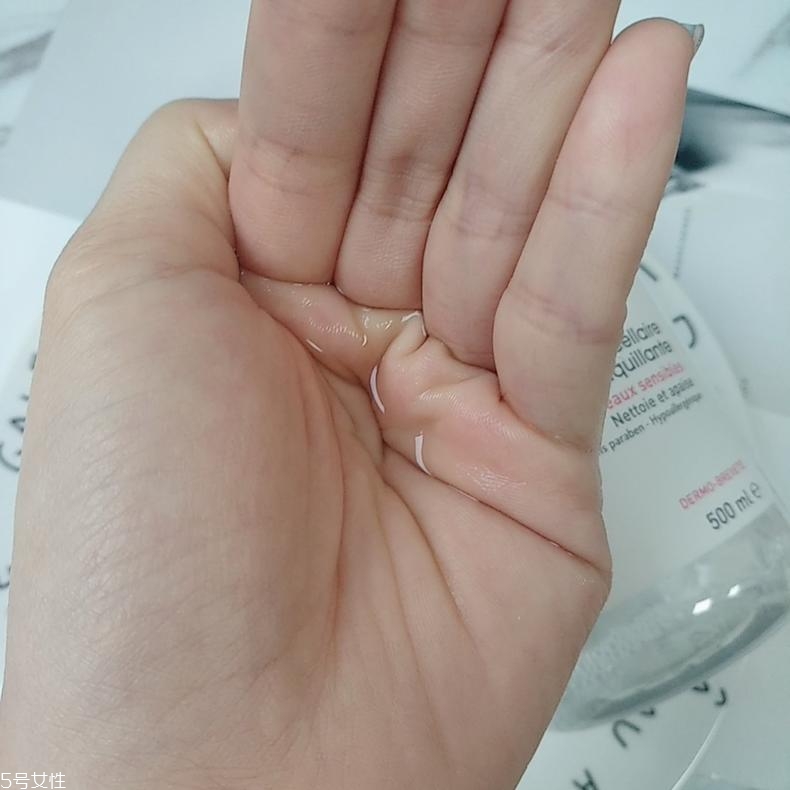 珂潤和貝德瑪哪個(gè)好用 兩款經(jīng)典溫和卸妝品深度測(cè)評(píng)