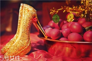 婚鞋是男方買還是女方買？婚鞋的購買講究