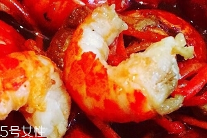 麻辣小龍蝦是海鮮嗎？麻辣小龍蝦屬于海鮮嗎？