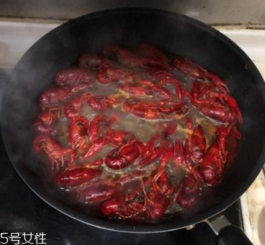 麻辣小龍蝦是發(fā)物嗎？麻辣小龍蝦的性質(zhì)