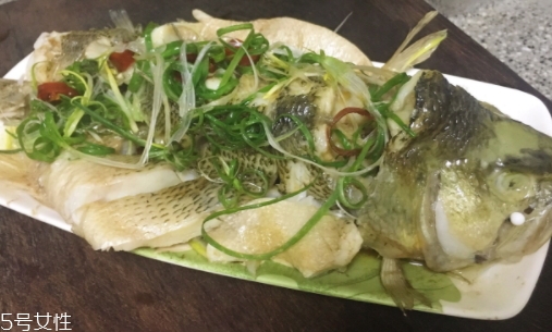 葡萄籽油可以炒菜嗎？葡萄籽油可以炒什么菜