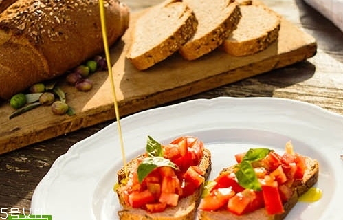 葡萄籽油怎么美容？葡萄籽油怎么用在臉上