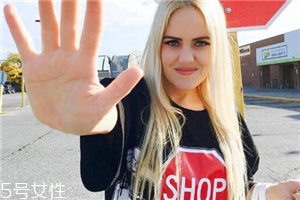 胸大的女生穿什么上衣？適合大胸女生的穿搭