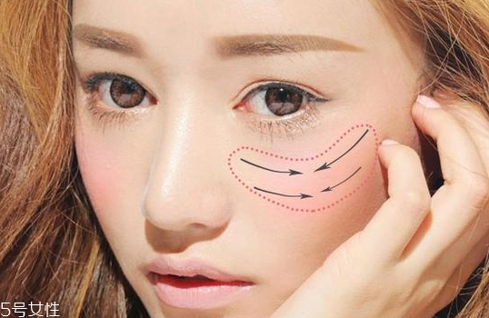 ins愛(ài)心蘋果腮紅怎么畫 愛(ài)心蘋果腮紅畫法教程