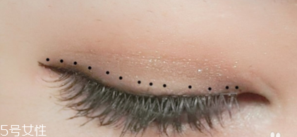 好用的啞光眼影品牌推薦 啞光眼影的正確畫(huà)法教程 好用的啞光眼影品牌推薦 啞光眼影的正確畫(huà)法教程