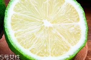 青檸檬可以泡蜂蜜嗎？青檸檬泡蜂蜜味道好嗎？