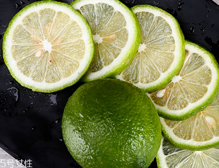 青檸檬可以泡蜂蜜嗎？青檸檬泡蜂蜜味道好嗎？