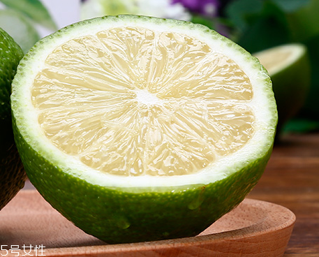 青檸檬可以泡蜂蜜嗎？青檸檬泡蜂蜜味道好嗎？